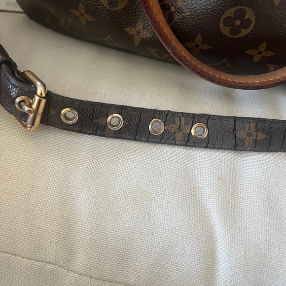 Louis Vuitton Pallas Handbag - Picture 5 of 16